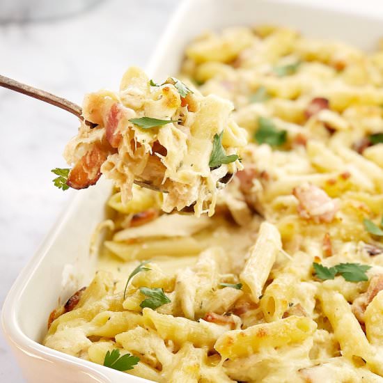 Easy Creamy Chicken Pasta Bake