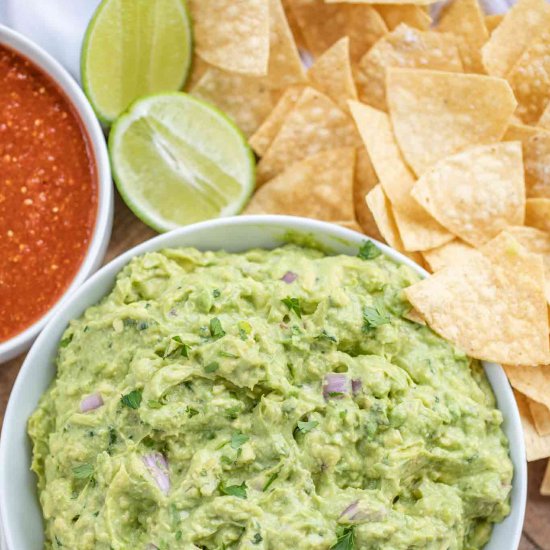 Chipotle Guacamole (Copycat)