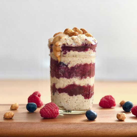 Peanut Butter Berry Overnight Oats