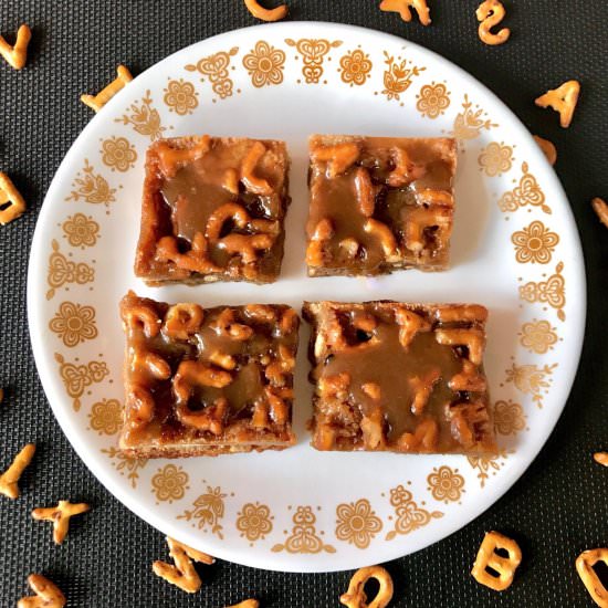 Salted Caramel Pretzel Blondies (V)