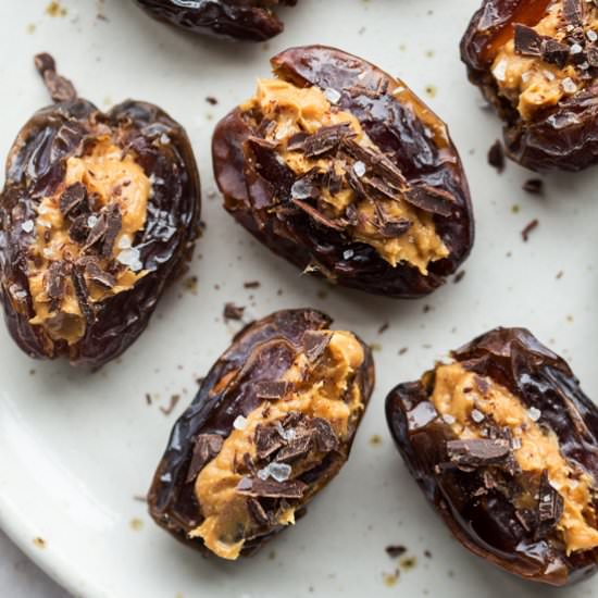 Stuffed dates (V,GF)