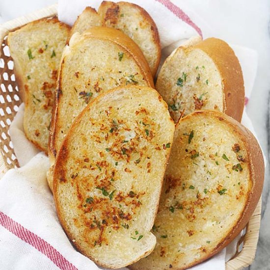 Skillet Garlic Bread