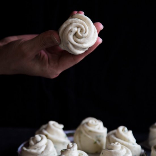 Scallion Steamed Buns (Hua Juan)