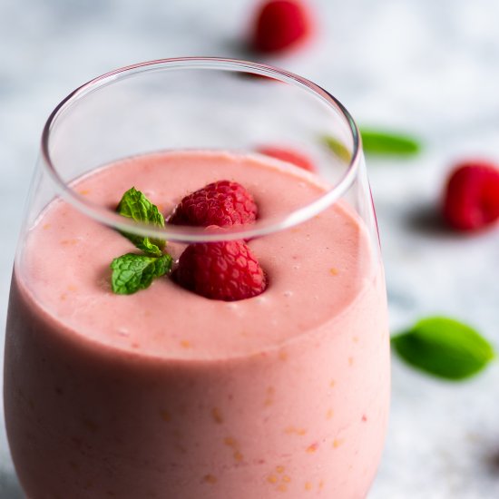 Raspberry coconut smoothie