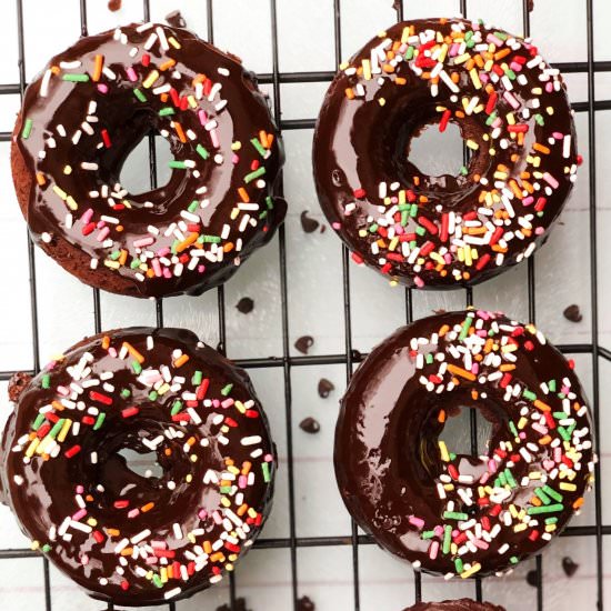 Baked Chocolate Cake Donuts