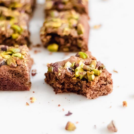 Flourless Tahini Pistachio Blondies