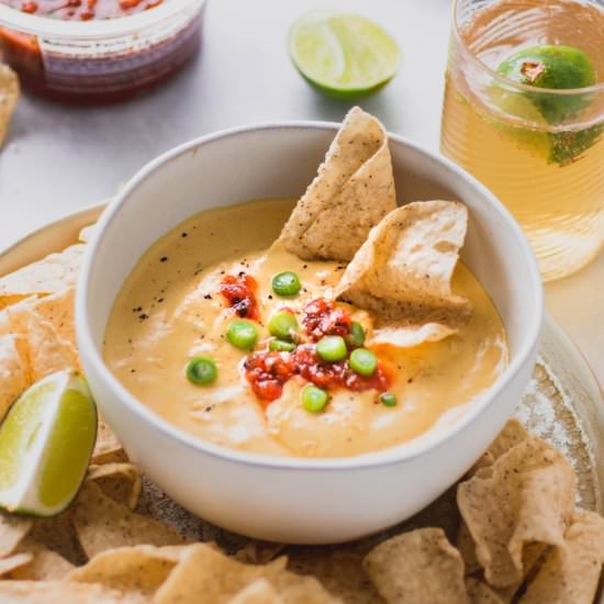 Creamy Cashew Queso Dip