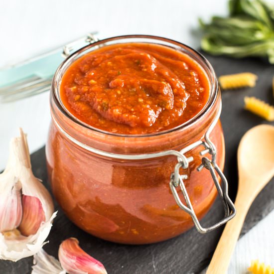 Slow cooker tomato sauce