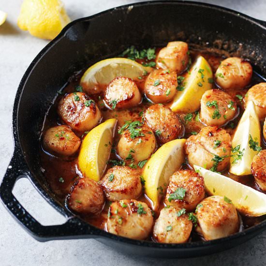 Lemon Butter Pan Seared Scallops