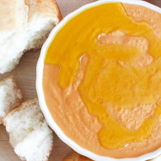 Easy Roasted Red Pepper Hummus