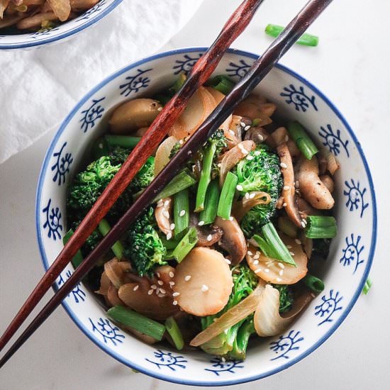 Garlic Chicken & Broccoli Stir Fry