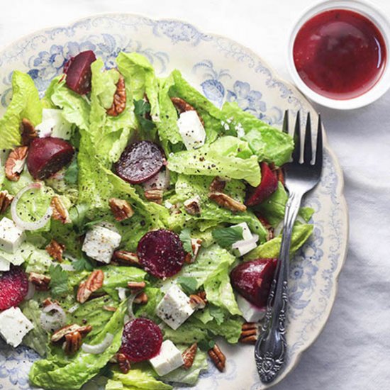 ROMAINE SALAD WITH BEETS AND FETA