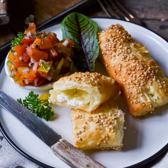 Puffpastry Pockets with Tomatosalsa