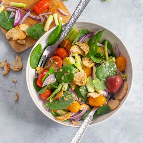 Spinach Salad with Bagel Chips