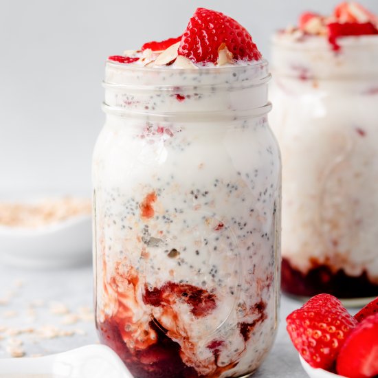 Strawberry Overnight Oats