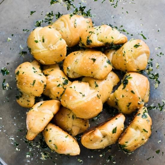 easy garlic knots