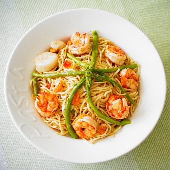 Seafood and asparagus spaghetti