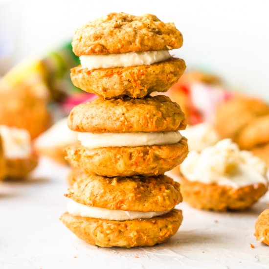 Carrot cake whoopie pies