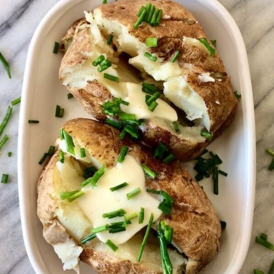 10 Minute Microwave Baked Potatoes