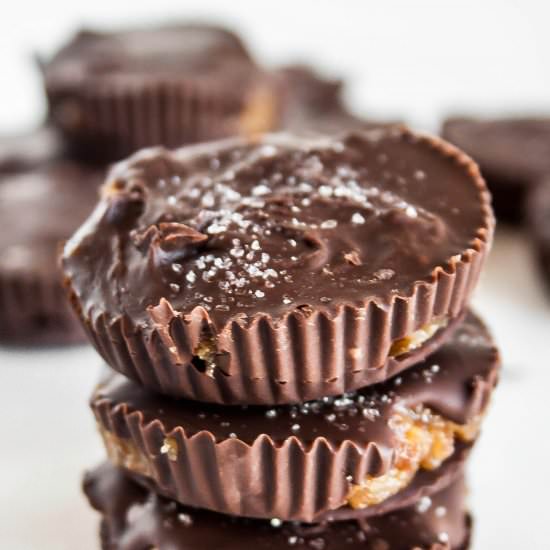 Dark Chocolate Date Caramel Cups