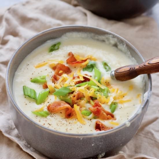 Cheesy Potato Cauliflower Soup