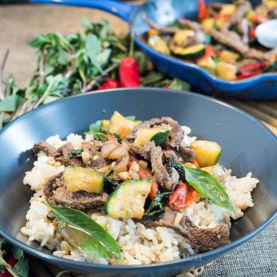 THAI BASIL BEEF ZUCCHINI STIR-FRY