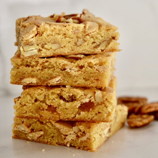 Caramel Chip Pecan Bars