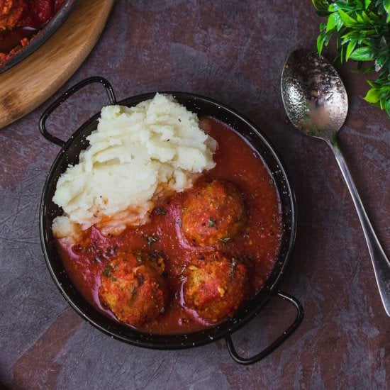 Mushroom balls in a tomato sauce