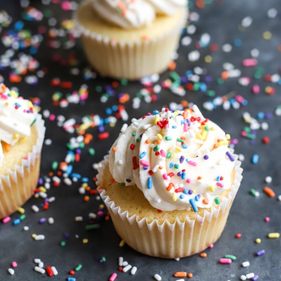 Vanilla Cupcakes with Buttercream