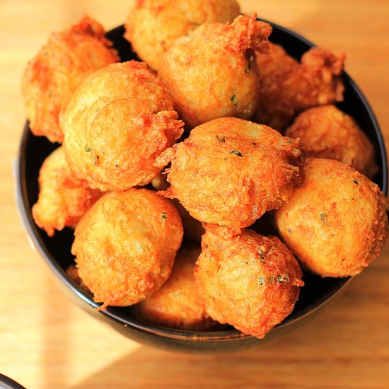 spicy crab beignets