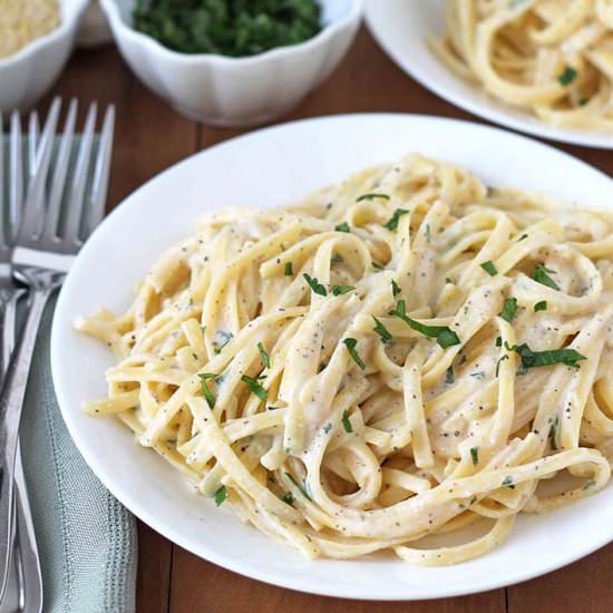 Creamy Vegan Garlic Pasta