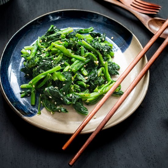 Korean-style sesame spinach salad