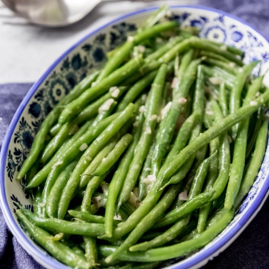 HARICOT VERTS W/ DIJON VINAIGRETTE