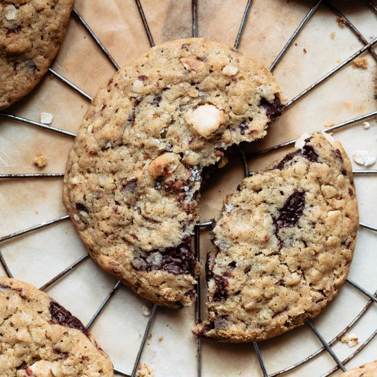 CHOCOLATE HAZELNUT OATS COOKIES