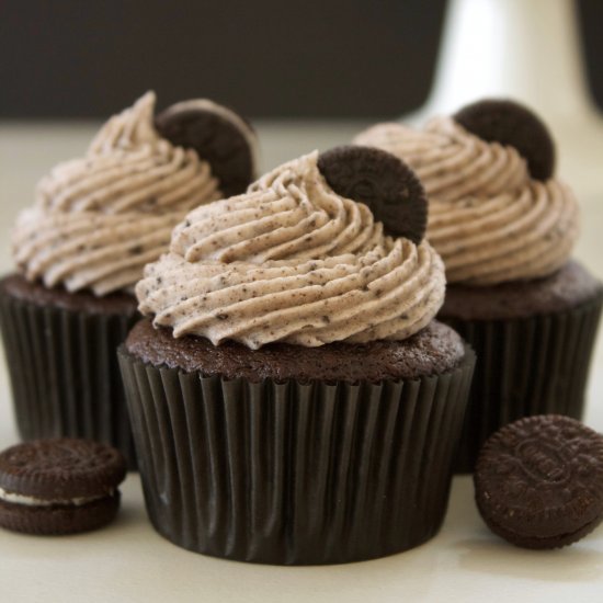 Chocolate Cookies and Cream Cupcake