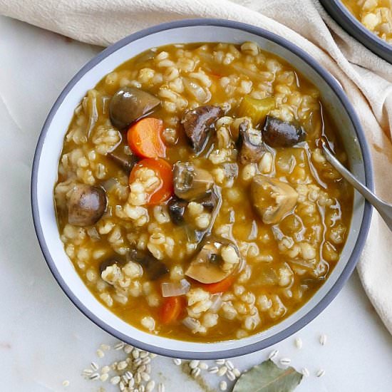 Slow Cooker Mushroom Barley Stew