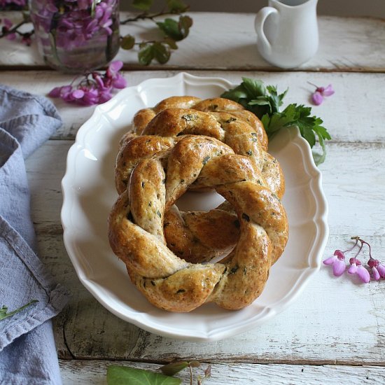 Easter wreaths with cheese & herbs