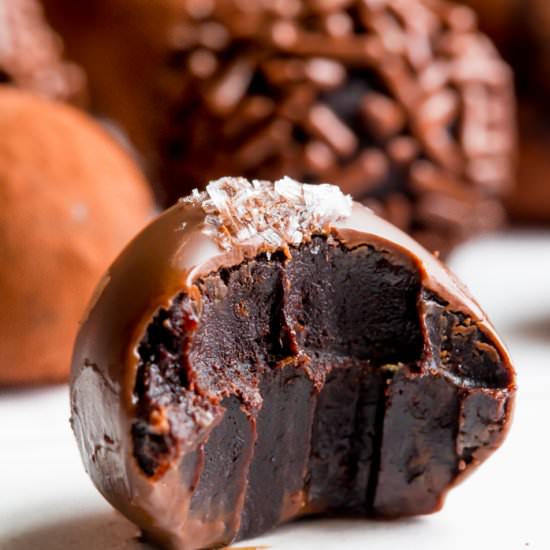 Healthy Vegan Chocolate Truffles