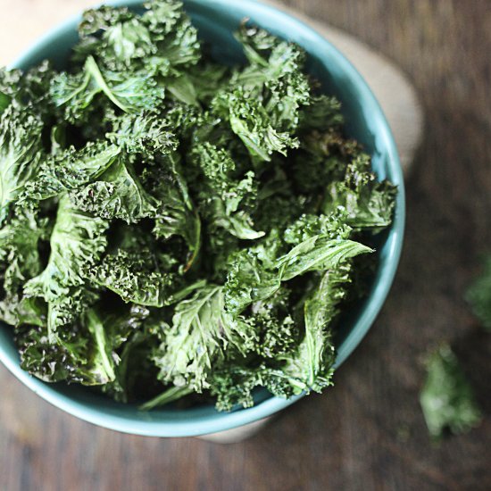 Jerk kale crisps