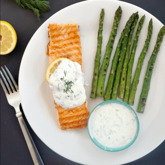 Grilled Salmon with Yogurt Sauce