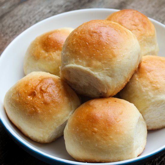 1 Hour Vegan Dinner Rolls