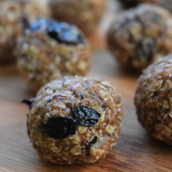 No Bake Blueberry Energy Bites