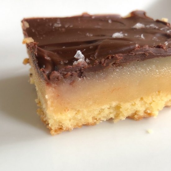 Salted Caramel Shortbread Bars