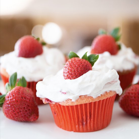 Creamy Strawberry Cupcakes