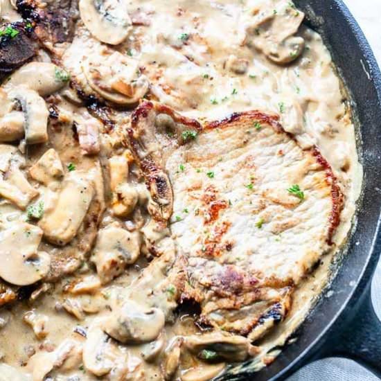 Pork chops with mushrooms