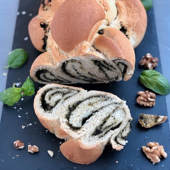 Bread with Superfood Pesto Filling