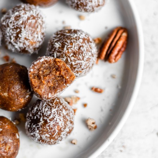 Vegan Carrot Cake Energy Bites