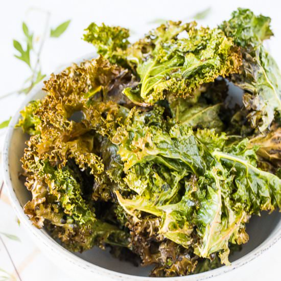 Easy Baked Kale Chips