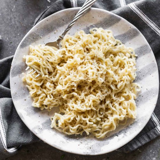 One Pot Cacio e Pepe Ramen