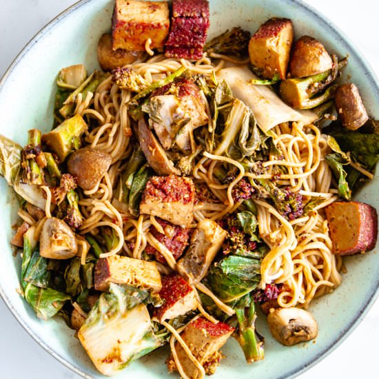 15-MINUTE VEGAN RAMEN STIR FRY